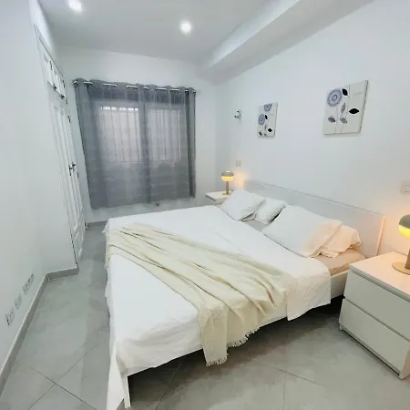 Modern In Cristianos Apartman
