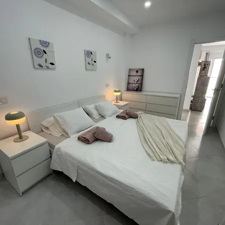 Modern In Cristianos *
